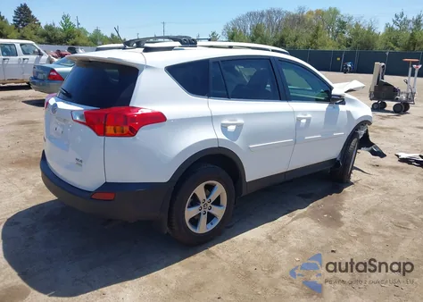 2015 Toyota Rav4 Xle z USA, uszkodzony, nr VIN 2T3RFREV9FW251649
